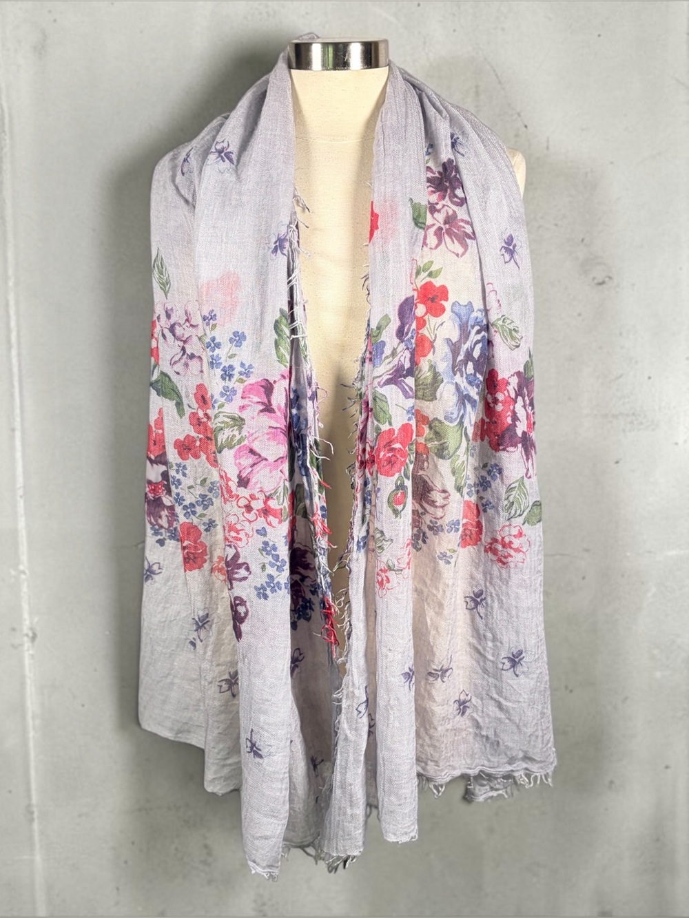 LANCIONI Gray Floral Lightweight Scarf Wrap Made in Italy Cottagecore